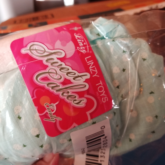 Sweet cakes doll linzy toys - Picture 3 of 3